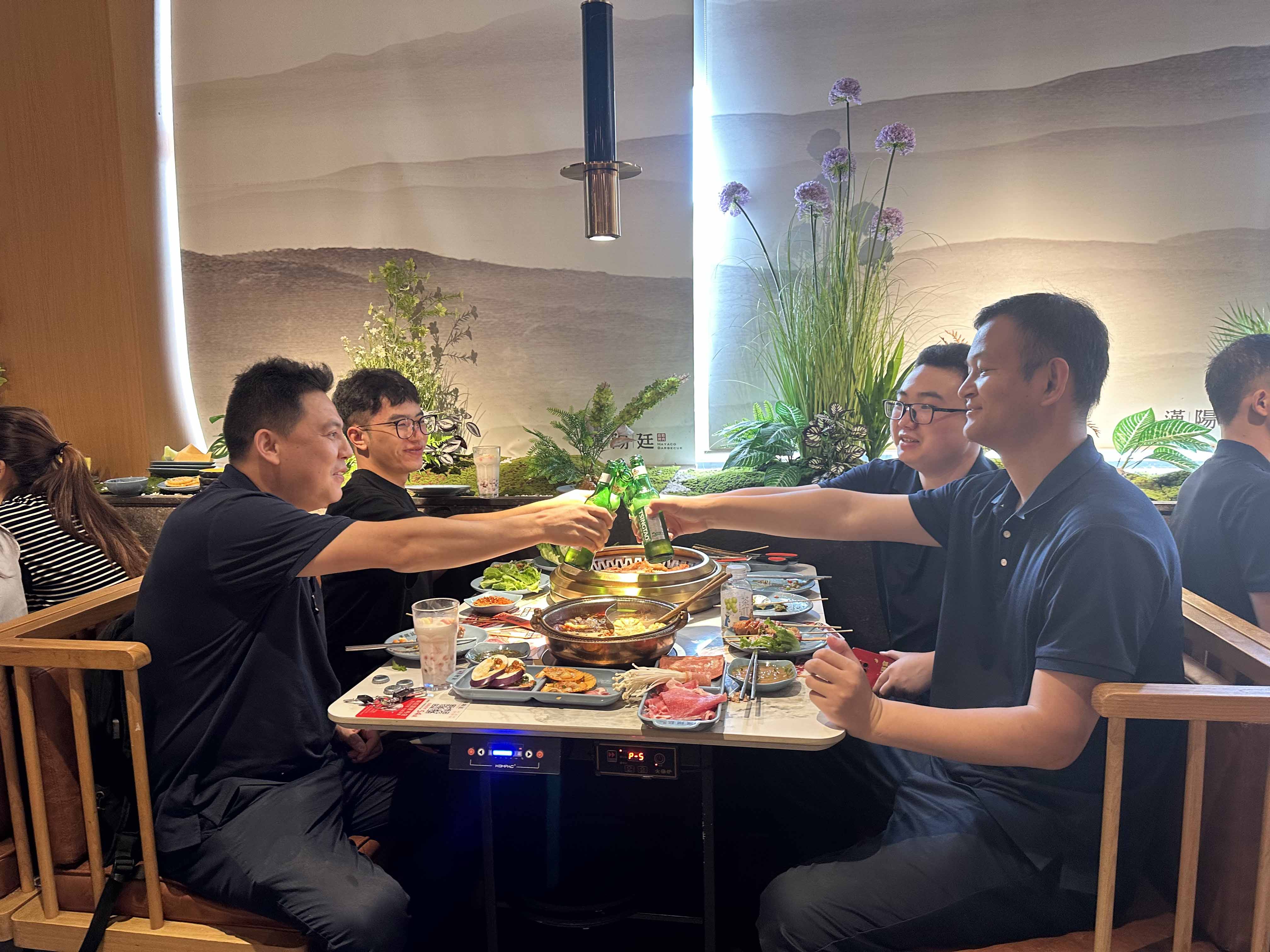 久信達科技公司員工齊聚光明區(qū)蠄蜍石，開啟活力爬山之旅暨團建活動(圖5)